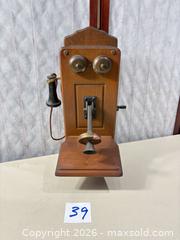 MaxSold Auction: Guild "The Country Belle" Model 556 Vintage Tabletop Tube Radio - Warwick (Rhode Island, USA) SELLER MANAGED Reseller Online Auction - Warwick Avenue