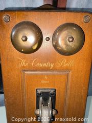 MaxSold Auction: Guild "The Country Belle" Model 556 Vintage Tabletop Tube Radio - Warwick (Rhode Island, USA) SELLER MANAGED Reseller Online Auction - Warwick Avenue