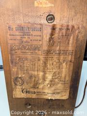 MaxSold Auction: Guild "The Country Belle" Model 556 Vintage Tabletop Tube Radio - Warwick (Rhode Island, USA) SELLER MANAGED Reseller Online Auction - Warwick Avenue
