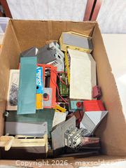 MaxSold Auction: Lot of Plastic Tyco Model Train Items — Rolling Stock, Track, Buildings - Warwick (Rhode Island, USA) SELLER MANAGED Reseller Online Auction - Warwick Avenue