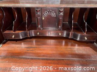 MaxSold Auction: Maddox Mahogany Drop-Front Secretary Desk, Chippendale - Warwick (Rhode Island, USA) SELLER MANAGED Reseller Online Auction - Warwick Avenue