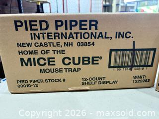 MaxSold Auction: Pied Piper Mice Cube Humane Reusable Mouse Trap 12-Pack - Warwick (Rhode Island, USA) SELLER MANAGED Reseller Online Auction - Warwick Avenue