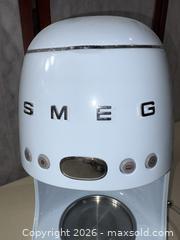 MaxSold Auction: SMEG DCF02 50s Retro Drip Coffee Maker Pastel Light Blue - Warwick (Rhode Island, USA) SELLER MANAGED Reseller Online Auction - Warwick Avenue
