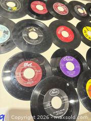 MaxSold Auction: Vintage 7-inch 45 RPM Vinyl Singles — 1950s–1960s Labels - Warwick (Rhode Island, USA) SELLER MANAGED Reseller Online Auction - Warwick Avenue