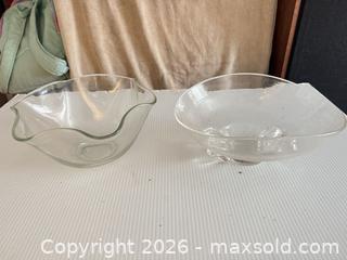 MaxSold Auction: Lot of 2 Clear Glass Decorative Serving Bowls - Clarkstown (New York, USA) SELLER MANAGED Downsizing Online Auction -  Old Mill Road