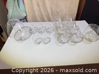 MaxSold Auction: Mixed Brandy/Cognac Snifter Glasses Set of 12 - Clarkstown (New York, USA) SELLER MANAGED Downsizing Online Auction -  Old Mill Road