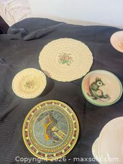 MaxSold Auction: Mixed Ceramic & Earthenware Lot - Clarkstown (New York, USA) SELLER MANAGED Downsizing Online Auction -  Old Mill Road