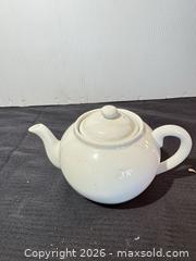 MaxSold Auction: Porcelain / Ceramic Item - Clarkstown (New York, USA) SELLER MANAGED Downsizing Online Auction -  Old Mill Road