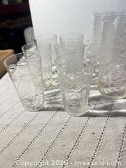 MaxSold Auction: Set of 17–20 Clear Glass Tumblers - Clarkstown (New York, USA) SELLER MANAGED Downsizing Online Auction -  Old Mill Road