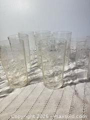 MaxSold Auction: Set of 17–20 Clear Glass Tumblers - Clarkstown (New York, USA) SELLER MANAGED Downsizing Online Auction -  Old Mill Road