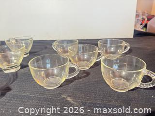 MaxSold Auction: Vintage Glass Tea Cups, Lot of 11 - Clarkstown (New York, USA) SELLER MANAGED Downsizing Online Auction -  Old Mill Road