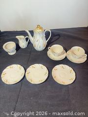 MaxSold Auction: Vintage Mid-Century Porcelain Tea Set Made in Japan - Clarkstown (New York, USA) SELLER MANAGED Downsizing Online Auction -  Old Mill Road