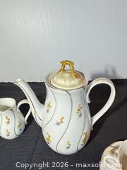 MaxSold Auction: Vintage Mid-Century Porcelain Tea Set Made in Japan - Clarkstown (New York, USA) SELLER MANAGED Downsizing Online Auction -  Old Mill Road