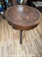 MaxSold Auction: Vintage Round Pedestal Side Table  - Clarkstown (New York, USA) SELLER MANAGED Downsizing Online Auction -  Old Mill Road