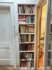 MaxSold Auction: Lot of Used Books, Mixed Paperback & Hardcover B - Toronto (Ontario, Canada) Moving Online Auction - Mount Pleasant Road