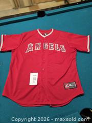 MaxSold Auction: Majestic Jersey  - Los Angeles (California, USA) SELLER MANAGED Downsizing Online Auction -  Sylmar Avenue