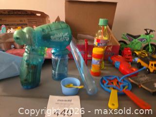 MaxSold Auction: Hot Wheels lot with finger skateboards, bubble toys, growing Grinch heart - Los Angeles  (California, USA) SELLER MANAGED Estate Sale Online Auction - Granville Avenue