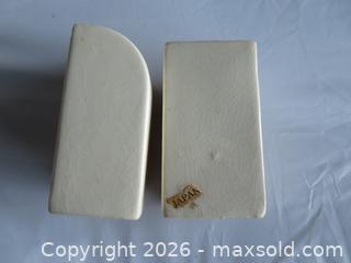 MaxSold Auction: Fred Roberts Vintage Rooster Ceramic Salt and Pepper shakers Japan 1950s - San Bruno (California, USA) SELLER MANAGED Downsizing Online Auction - 2nd Avenue