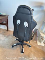 MaxSold Auction: Black & White PU Leather Racing Gaming Chair - Ottawa (Ontario, Canada) SELLER MANAGED Moving Online Auction -  Demeter Street