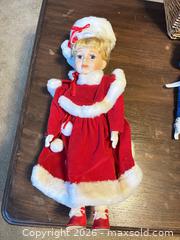 MaxSold Auction: Lot of 5 Vintage Porcelain Dolls, 10–14 in - Ottawa (Ontario, Canada) SELLER MANAGED Moving Online Auction -  Demeter Street