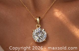 MaxSold Auction: 10K Yellow Gold Pendant, Lab Diamond (0.96ct). Rose gold frame. - Toronto (Ontario, Canada) PARTNER MANAGED Downsizing Online Auction - Yonge Street