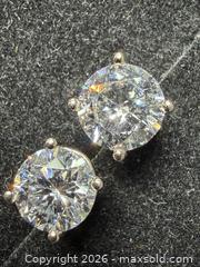MaxSold Auction: 10K Yellow Gold, White Lab Diamond (2.04ct). Made in Canada. - Toronto (Ontario, Canada) PARTNER MANAGED Downsizing Online Auction - Yonge Street