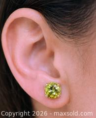 MaxSold Auction: 14K(0.80g) Peridot Earring  - Toronto (Ontario, Canada) PARTNER MANAGED Downsizing Online Auction - Yonge Street