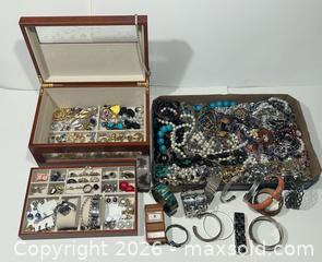 MaxSold Auction: Estate Jewellery Collection incl Boxes & Trays - Burlington (Ontario, Canada) SELLER MANAGED Estate Sale Online Auction - Fairview Street (STORAGE)