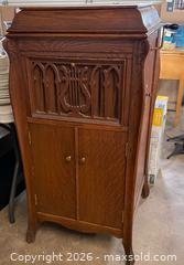 MaxSold Auction: Starr Oak Floor-standing Phonograph Console "The Singing Throat" - Lakeshore (Maidstone)(Ontario, Canada) PARTNER MANAGED Estate Sale Online Auction - County Road 42