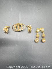 MaxSold Auction: Antique jewelry lot - Markham (Ontario, Canada) SELLER MANAGED Downsizing Online Auction - Loring Crescent