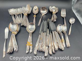 MaxSold Auction: Flatware set - Markham (Ontario, Canada) SELLER MANAGED Downsizing Online Auction - Loring Crescent