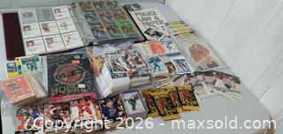 MaxSold Auction: Hockey Trading Cards Lot — 1970s–1990s (Several Hundred) - London (Ontario, Canada) SELLER MANAGED Estate Sale Online Auction - Winding Way Crescent
