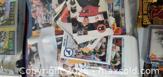 MaxSold Auction: Hockey Trading Cards Lot — 1970s–1990s (Several Hundred) - London (Ontario, Canada) SELLER MANAGED Estate Sale Online Auction - Winding Way Crescent