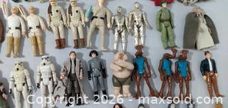 MaxSold Auction: Lot of 61 Vintage Star Wars Action Figures (Kenner era) - London (Ontario, Canada) SELLER MANAGED Estate Sale Online Auction - Winding Way Crescent
