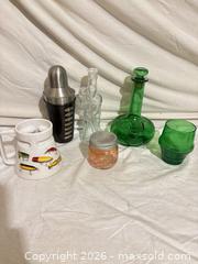 MaxSold Auction: Assorted Barware & Glassware: Shaker, Decanter, Novelty Bottle - Toronto (Ontario, Canada) SELLER MANAGED Downsizing Online Auction - Rutherford Avenue