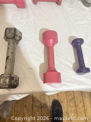 MaxSold Auction: Hex and Vinyl/Neoprene Dumbbells, 6 Pieces (3 Pairs) - Toronto (Ontario, Canada) SELLER MANAGED Downsizing Online Auction - Rutherford Avenue