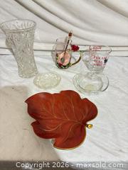 MaxSold Auction: Lot of 6 Glass Decorative Pieces: Vase, Dishes & Mug - Toronto (Ontario, Canada) SELLER MANAGED Downsizing Online Auction - Rutherford Avenue