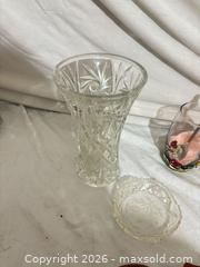 MaxSold Auction: Lot of 6 Glass Decorative Pieces: Vase, Dishes & Mug - Toronto (Ontario, Canada) SELLER MANAGED Downsizing Online Auction - Rutherford Avenue