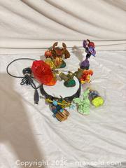 MaxSold Auction: Lot of Skylanders Swap Force Figures with USB Portal Base - Toronto (Ontario, Canada) SELLER MANAGED Downsizing Online Auction - Rutherford Avenue