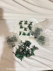 MaxSold Auction: Plastic Toy Soldiers (Army Men) — 40–60 Pieces - Toronto (Ontario, Canada) SELLER MANAGED Downsizing Online Auction - Rutherford Avenue