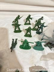 MaxSold Auction: Plastic Toy Soldiers (Army Men) — 40–60 Pieces - Toronto (Ontario, Canada) SELLER MANAGED Downsizing Online Auction - Rutherford Avenue