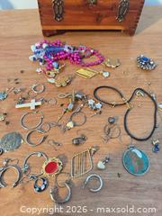 MaxSold Auction: Assorted jewelry lot  - Almonte (Ontario, Canada) SELLER MANAGED Downsizing Online Auction - River Road