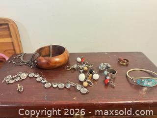 MaxSold Auction: Large jewelry lot - necklaces, bracelets, earrings and more  - Almonte (Ontario, Canada) SELLER MANAGED Downsizing Online Auction - River Road