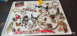 MaxSold Auction: Miscellaneous Collection Lot- costume jewelry more - Almonte (Ontario, Canada) SELLER MANAGED Downsizing Online Auction - River Road