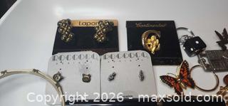 MaxSold Auction: Vintage Jewelry & Pins Lot - Almonte (Ontario, Canada) SELLER MANAGED Downsizing Online Auction - River Road