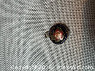 MaxSold Auction: Vintage pendant lot  - Almonte (Ontario, Canada) SELLER MANAGED Downsizing Online Auction - River Road