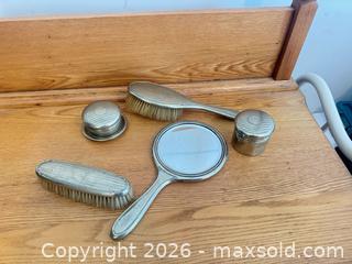 MaxSold Auction: Women’s vanity set - brushes, mirror  - Almonte (Ontario, Canada) SELLER MANAGED Downsizing Online Auction - River Road