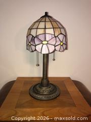 MaxSold Auction: Tiffany Style Table Lamp  - Vaughan (Ontario, Canada) SELLER MANAGED Downsizing Online Auction - Andy Crescent
