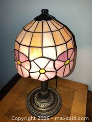MaxSold Auction: Tiffany Style Table Lamp  - Vaughan (Ontario, Canada) SELLER MANAGED Downsizing Online Auction - Andy Crescent