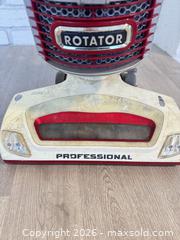 MaxSold Auction: Shark vacuum, working - Cocoa (Florida, USA) SELLER MANAGED Estate Sale Online Auction - Broadcast Court.